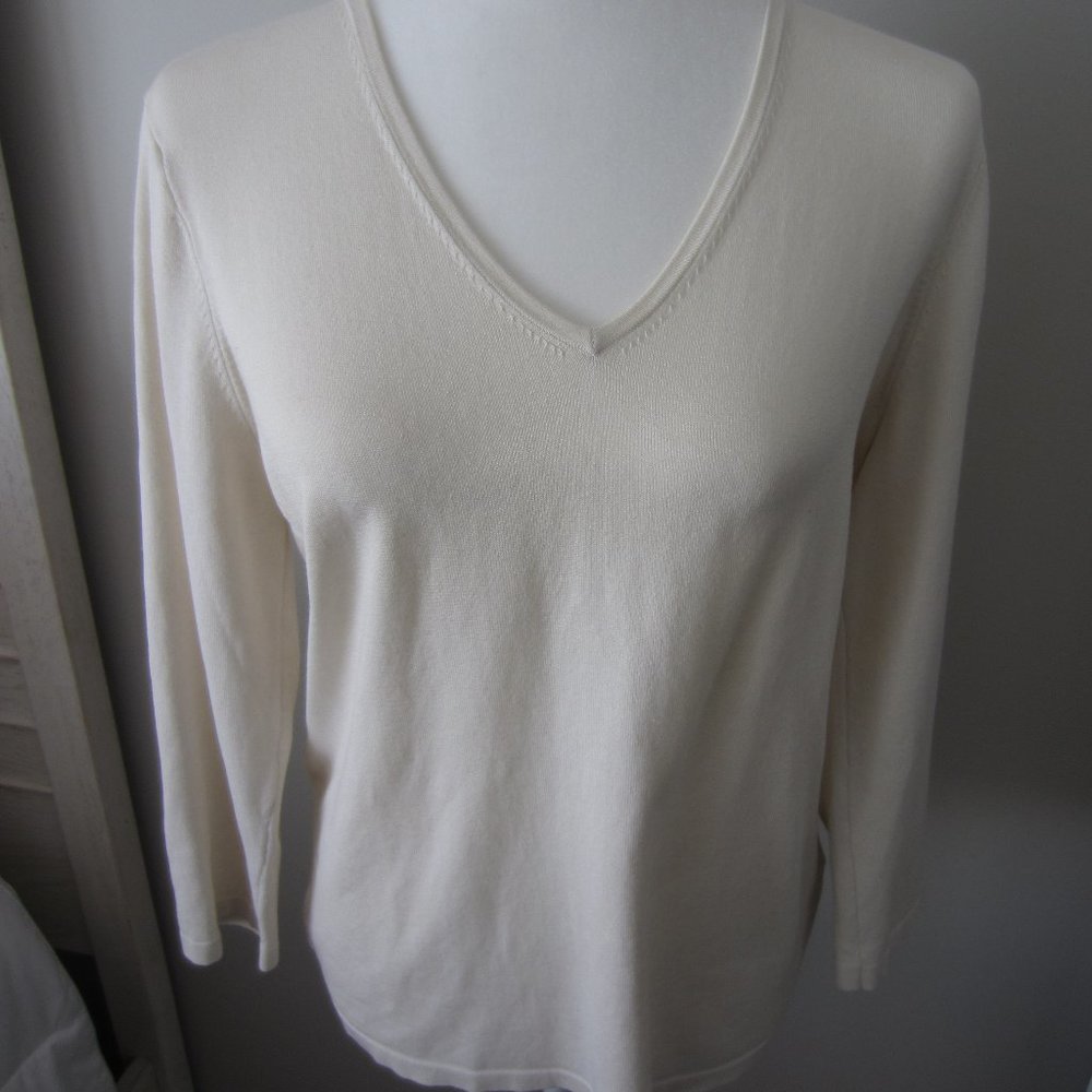 Off White,  Knit V-neck Shell Top, Large